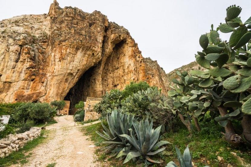 Grotta mangiapane