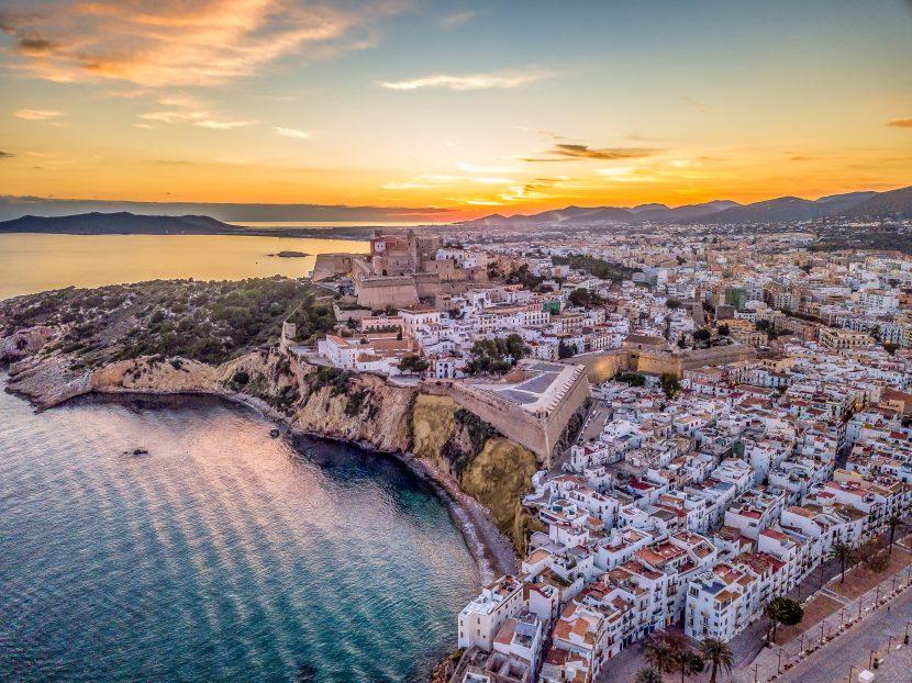 Où aller en vacances : les 25 meilleures destinations pour l'été 2025