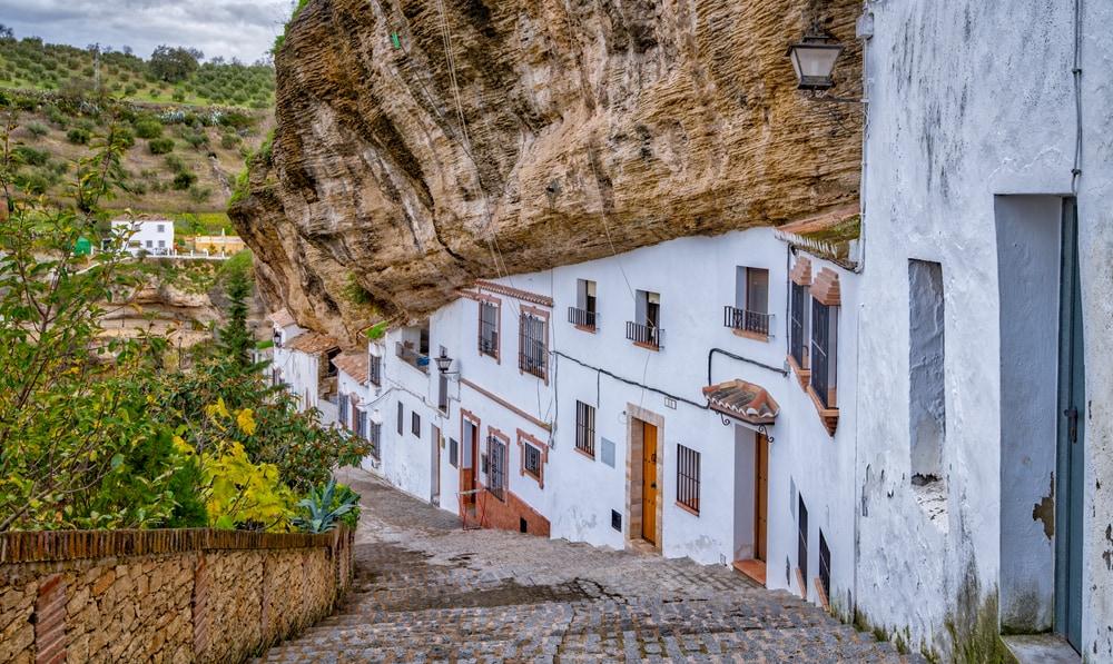 Setenil de las Bodegas, le village dans la roche en Andalousie