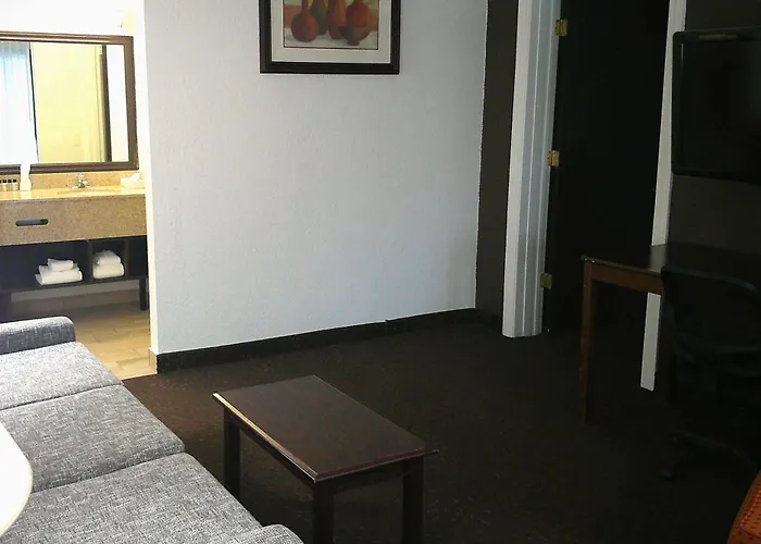 Top Hotels in Romulus